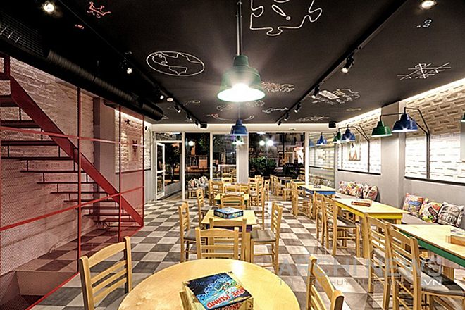 thiết kế quán cafe bằng gỗ pallet